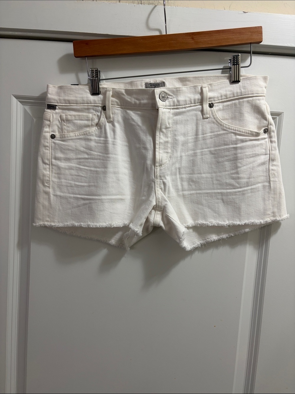 Citizens Of Humanity White Denim Frayed Cutoff Shorts sz 30